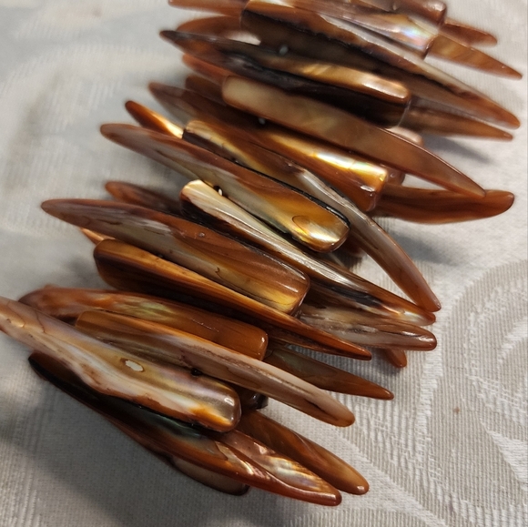 VINTAGE 70s Mother of Pearl Shell Bracelet – Tan Blush Stretch Boho Style - Picture 5 of 11